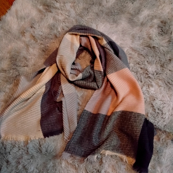Mia & Tess - Plaid Multicolor Scarf - Picture 1 of 4